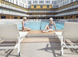 Photographie Soo Burnell Poolside Series Manchester London Glasgow Paris
